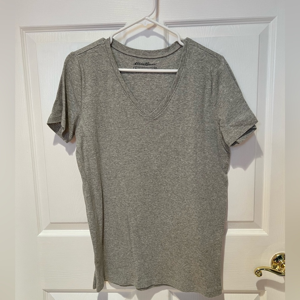 Eddie Bauer ladies v-neck blouse